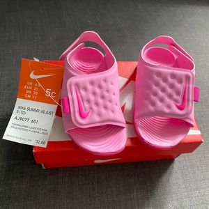 Nike Sunray Adjust 5 Girl Sandals   (size 5C)
